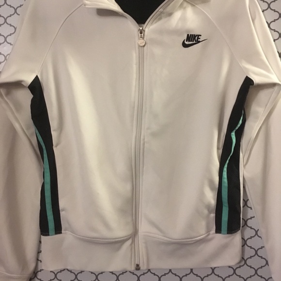 Nike Full Zip Running Jacket - Picture 2 of 6